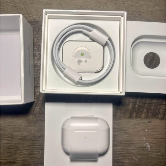 Apple AirPods Pro - White - Picture 2 of 2